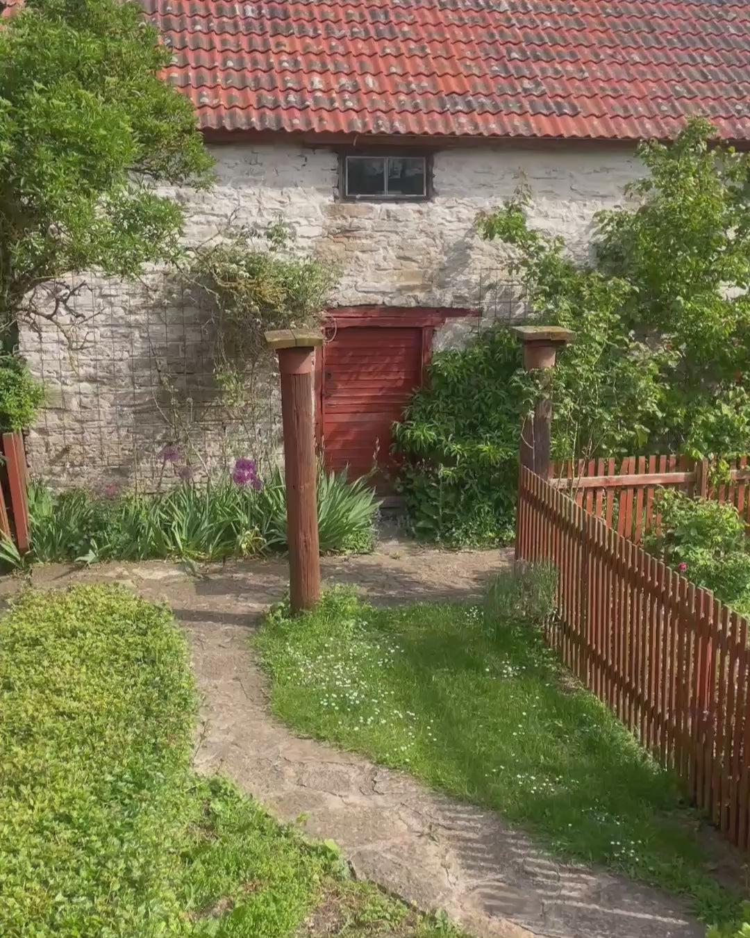 Film som visar Kalm Taste gård på Öland 